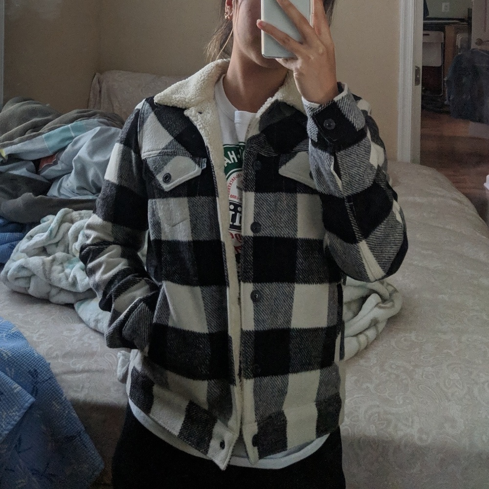 Levi's jacket NWOT price not negotiable